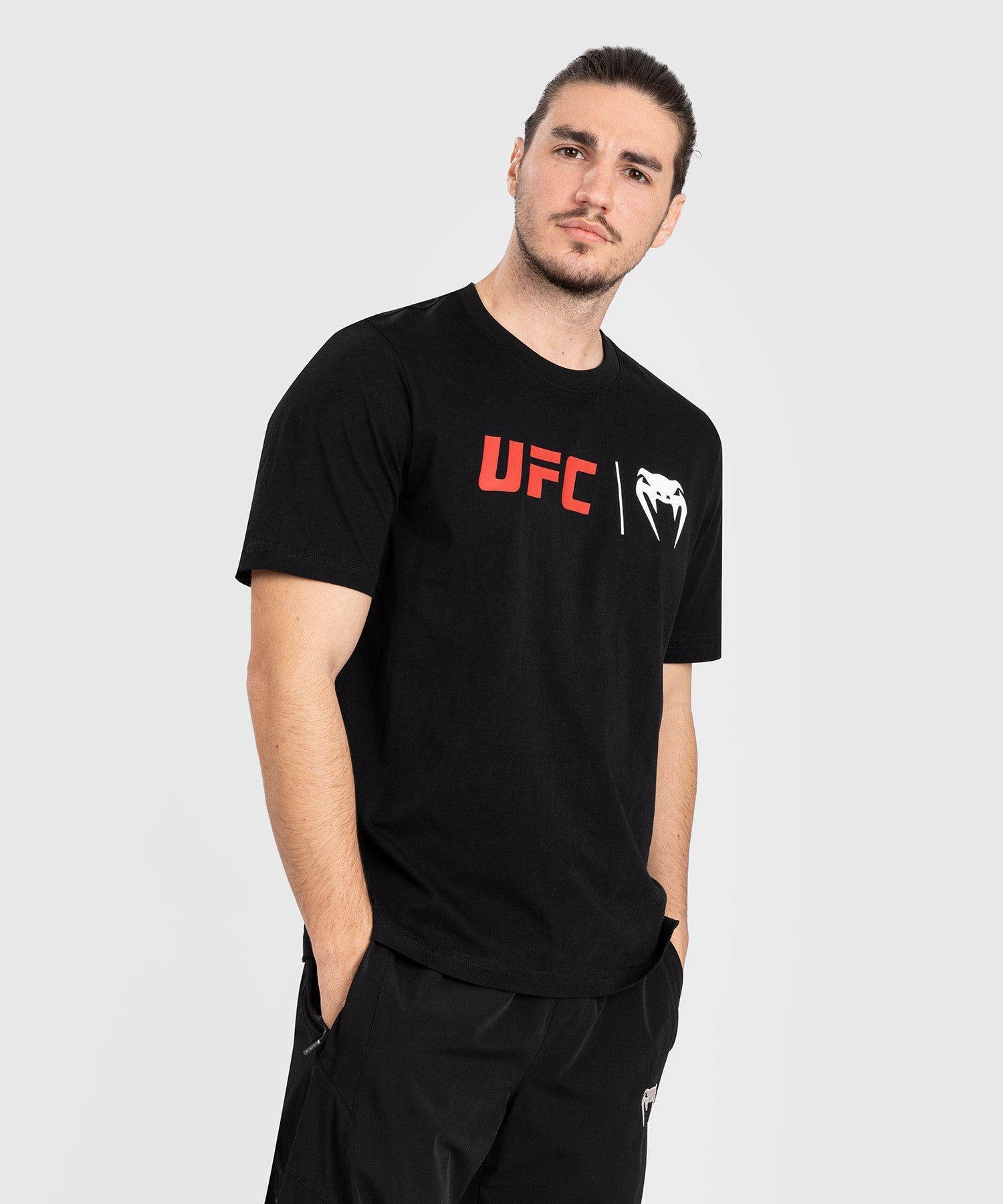 

Футболка UFC Venum Classic - черный/красный L