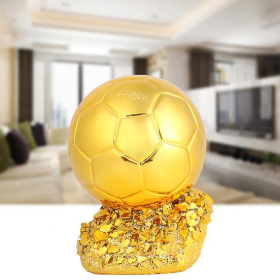 Trophée de Football Doré Mémorable Ponçage à la Main Plaqué Électro-déposition Ornemental Décoratif Résine Style Européen Trophée de Football Décoration de Maison