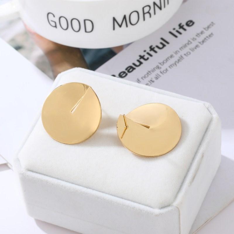 

Minimalism Metal Statement Earrings for Women Vintage Golden Copper Color Round Stud Earrings Fashion Geometric Zircon