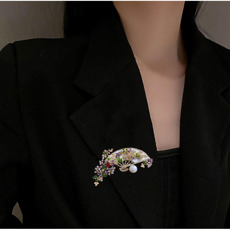 Senior Brooches Flower Leaf Brooch Pins for Women Suit Pendant  Fashion Brooches Jewelry