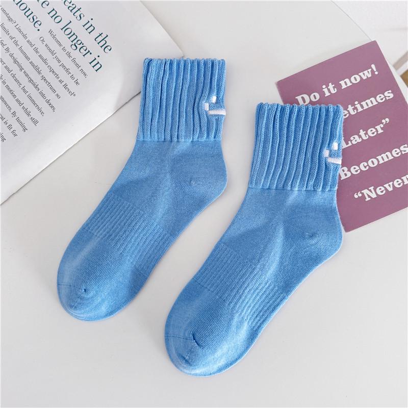 Cityboy Smiley Face Skateboard-Socken: Japanischer & Koreanischer Trend, Atmungsaktive Mid-Calf Sportsocken für Männer & Frauen.