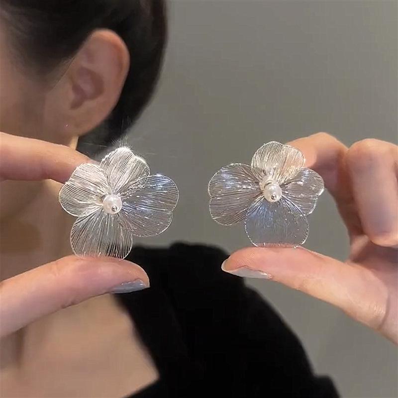 2025 Trendy Large Earrings: Simple, Cool, Versatile - Perfect for Round Faces