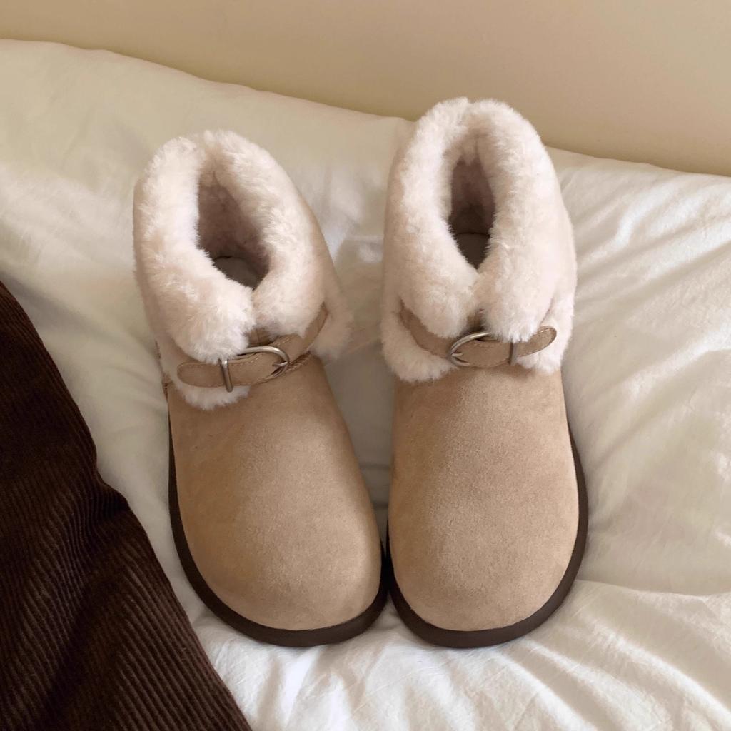 Snow boots women's British frosted leather fur integrated warm small potatoes flat bottom small cute velvet cotton shoes new women