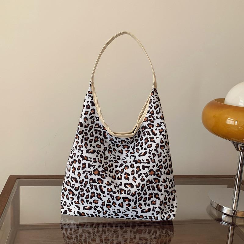 Versatile Large Capacity Canvas Tote Bag Fashionable Crossbody For Everyday Wear