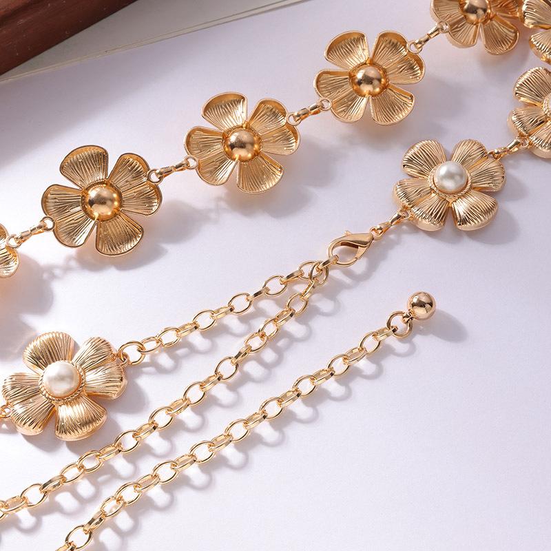 A New and Elegant Flower Pearl Metal Waist Chain for Women Is Set with A Sweet Spring and Summer Women's Waist Chain