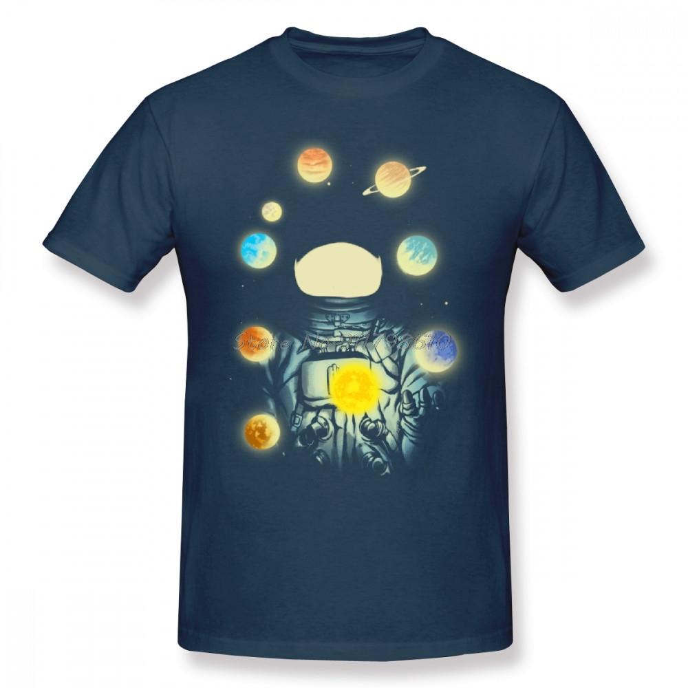 Astronaut Fantasy Juggling Planets Men T Shirt New Casual Plus Size Cotton Short Sleeve Tees Harajuku Streetwear