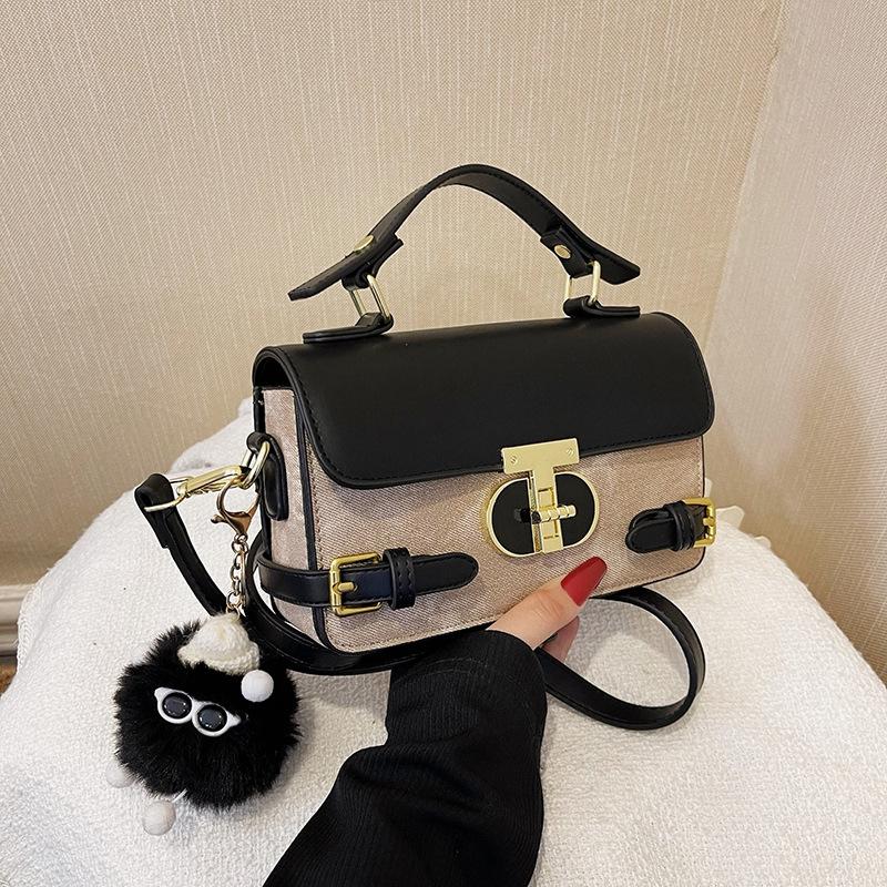 Retro Tassel Small Square Bag Fashion Exquisite Ladies Handbag Niche Shoulder Crossbody Bag Genie Hanging PU Material