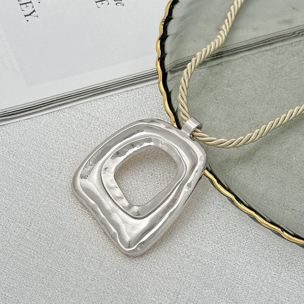 Spiral Geometric Square Flower Pendant Necklace Female, Hip Hop Trend Travel Auction with Collarbone Chain