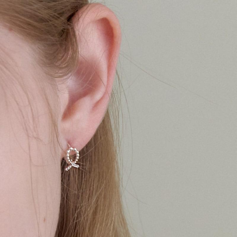 

Primaute Cubic Ball Twist Earring ONE(PRE414)