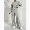 Completo due pezzi da donna casual con scollo rotondo e maniche lunghe, felpa e pantaloni a gamba larga, moda autunno inverno da donna, outfit da ufficio