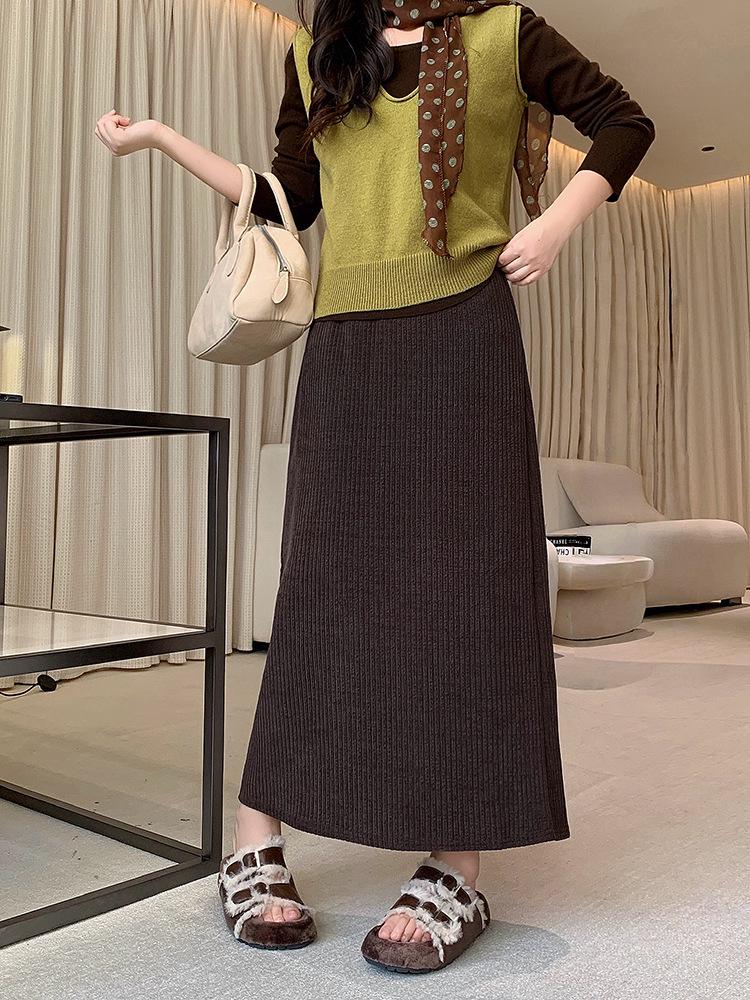 

Plus Size Women s Casual Solid Corduroy Velvet Half Skirt 2XL чорний