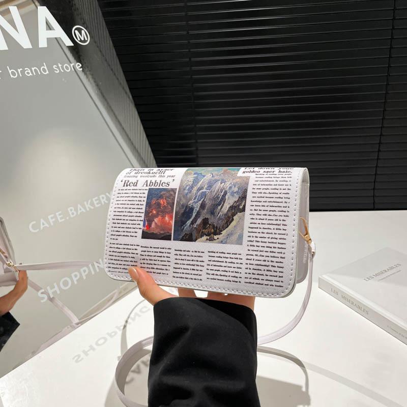Newspaper Style 2025 New Chain Bag Women's Fashion Simple Design Trendy Versatile Shoulder Bag Crossbody Small Square Bag