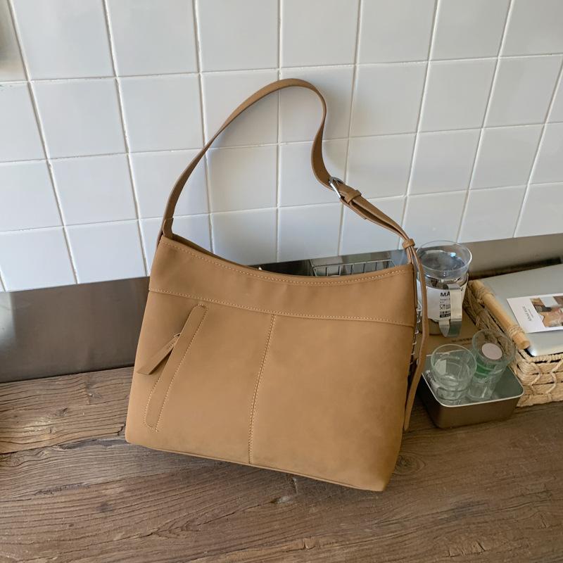 Retro commuter messenger bag 2025 autumn new fashion versatile casual large capacity shoulder bag foreign tote bag