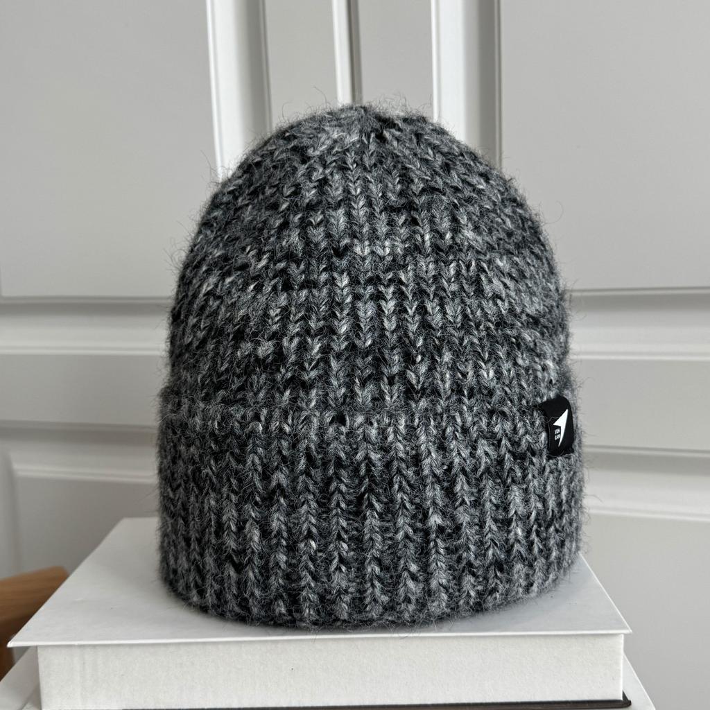 Autumn and Winter Advanced Sense Mixed Color Knitted Wool Headgear Women's Autumn and Winter Warm Versatile Cold Hat Shows Small Face