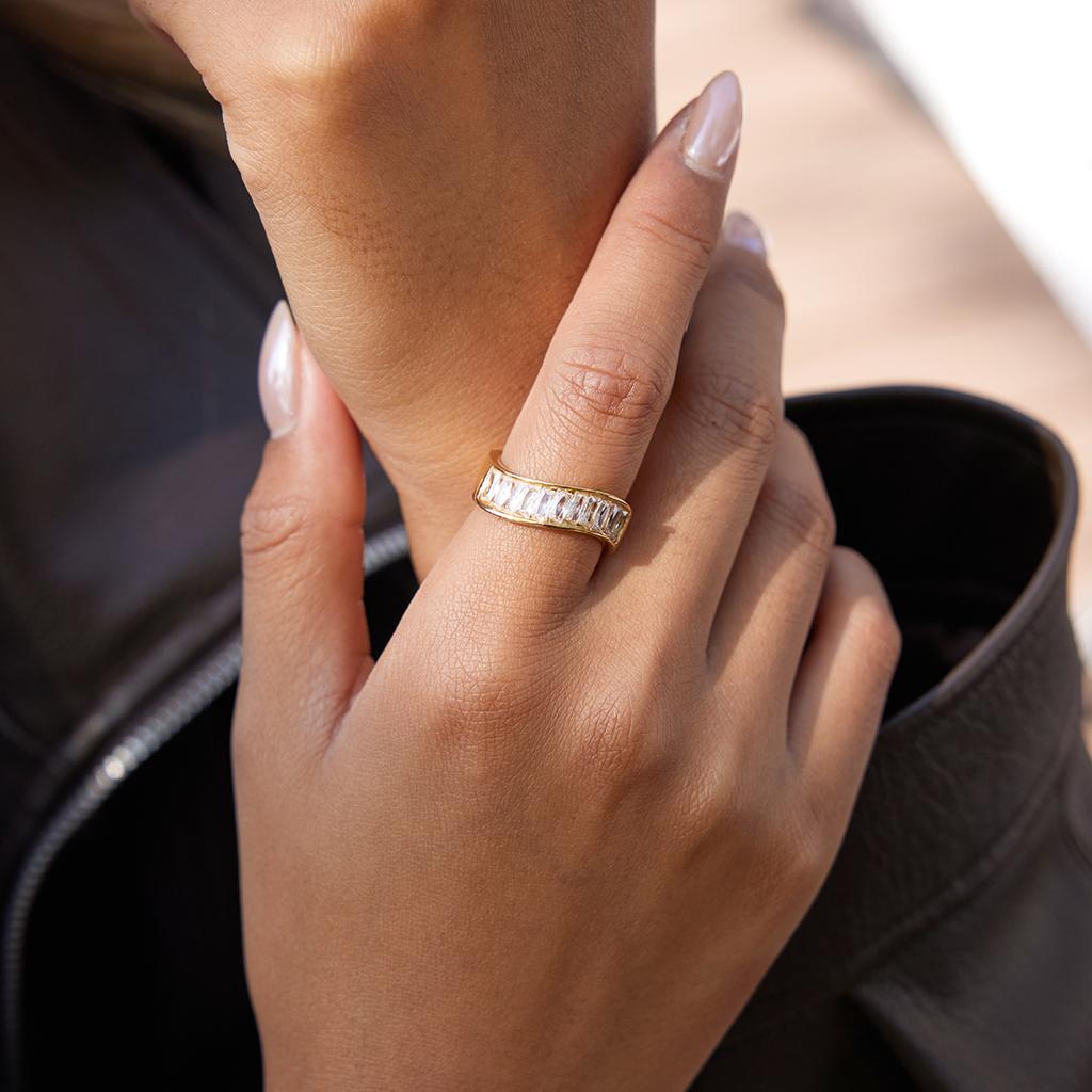 Yori White Square Cubic Zirconia Wave Ring 18k Gold Color Pvd Plated Stainless Steel Fashion Finger Jewelry Accessories Gift