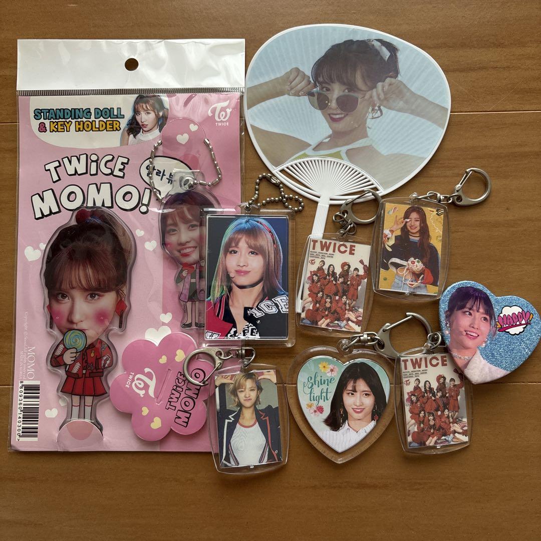 

[Б/У] TWICE MOMO Набор куклы-стенда и брелока