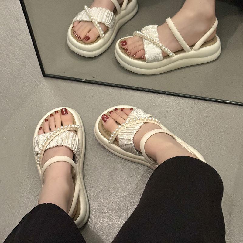 Trendy brand platform slippers women's summer wear fashion 2025 new beach cool slippers women's shoes go out two wear