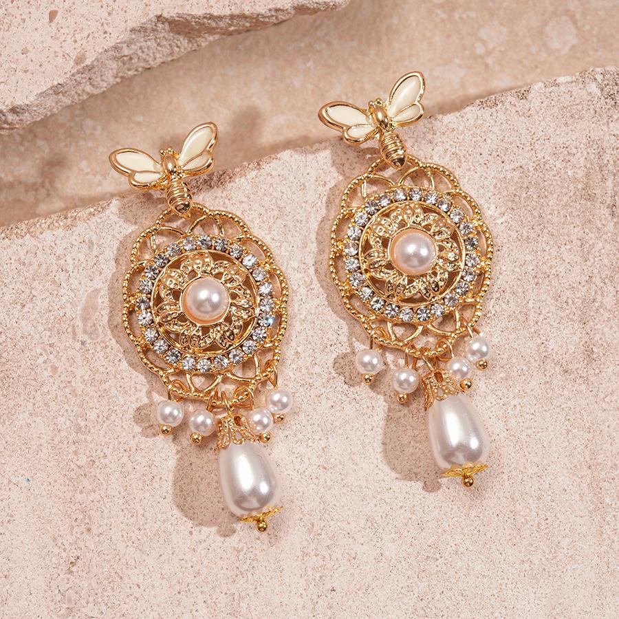 

Серьги-капли из искусственного жемчуга с бриллиантовой инкрустацией, круглые, в виде бабочек, каплевидные, с серебряной иглой, легкая роскошь, высококлассные, ретро, персонализированные серьги