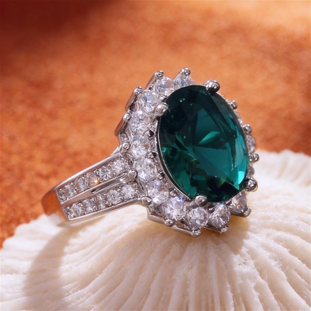 A luxurious geometric fashion women's engagement ring from Europe and America, suitable for weddings, engagement parties, and holiday jewelry