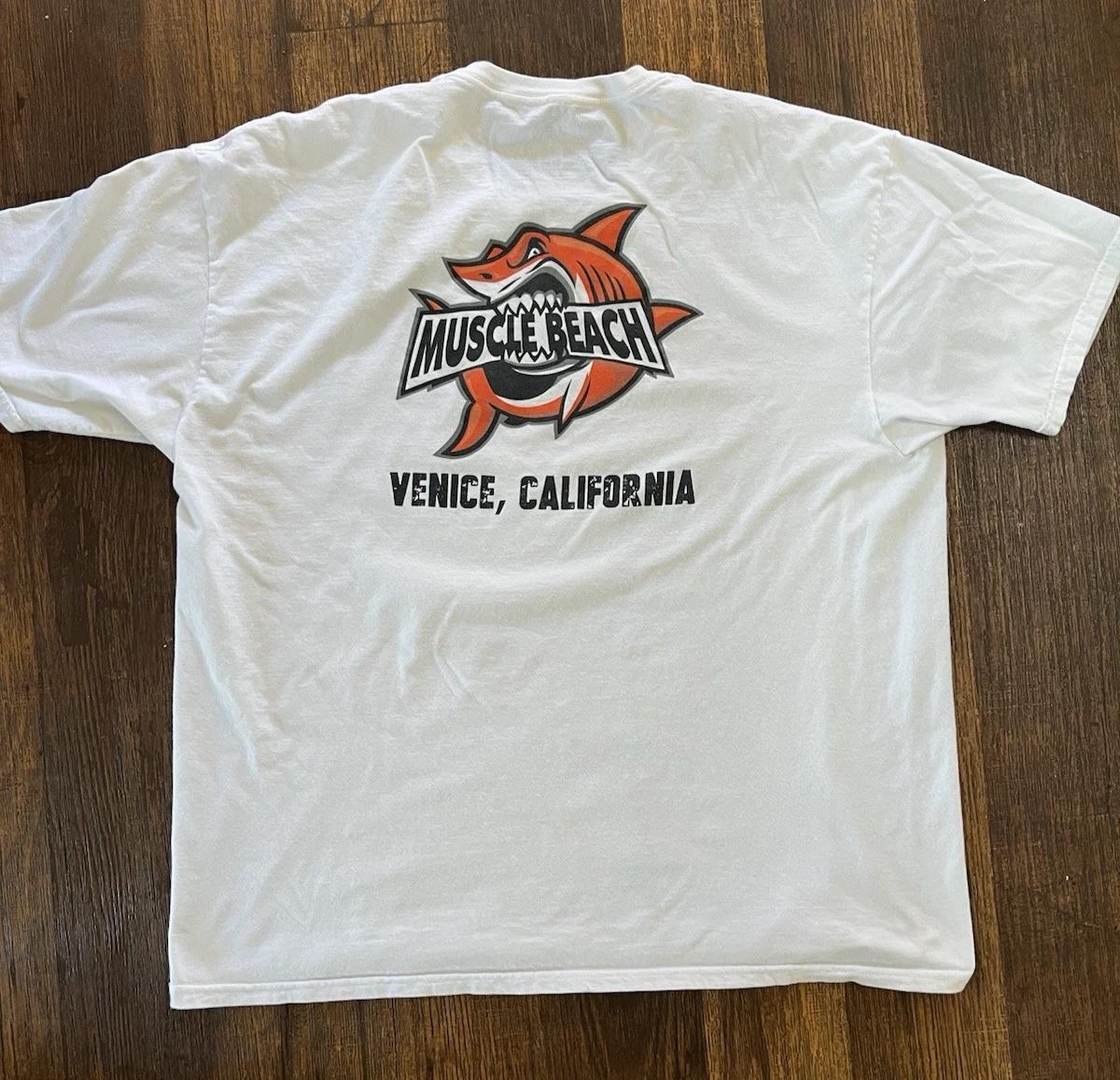 

Мужская футболка Muscle Beach Белая с надписью 2XL Пляж Арнольд Железные Наращивания Бодибилдинг 2XL
