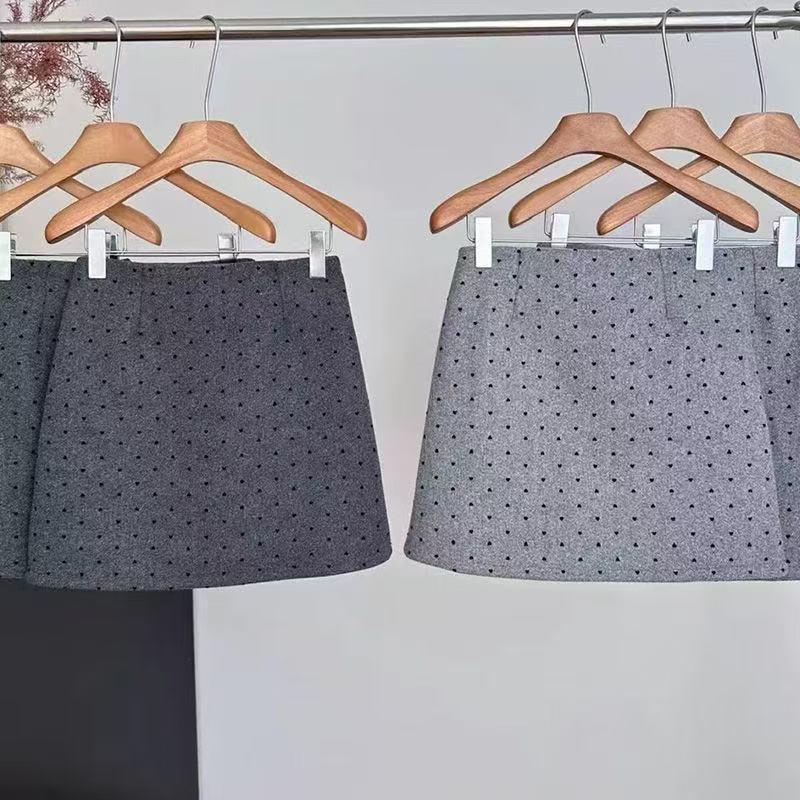 Spicy Girl Gray Polka Dot Wool Mini Skirt: High-Waisted, Hip-Hugging A-Line for Petite Women in Autumn/Winter S
