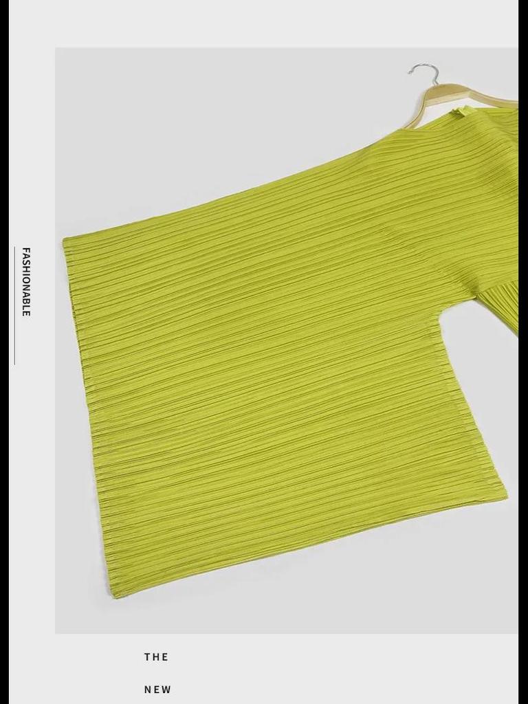 Women's Solid Color V-Neck Loose Pleated Mid-Length Dress for Spring 2025
