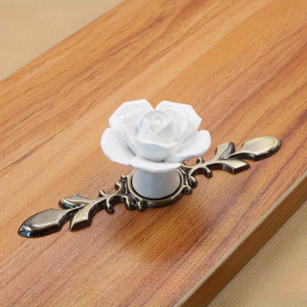 

1 шт. Маленькие керамические ручки цвета античной меди с розой, с одним отверстием, ручной работы, бронзовые, белые, для шкафа, комода, европейские ручки-тыквы