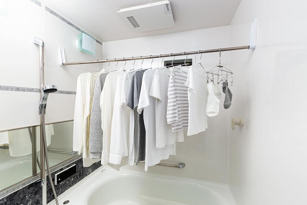 Sekisui Jushi Shoji YMM-1TP Bathroom Magnetic Clothes Drying Rack