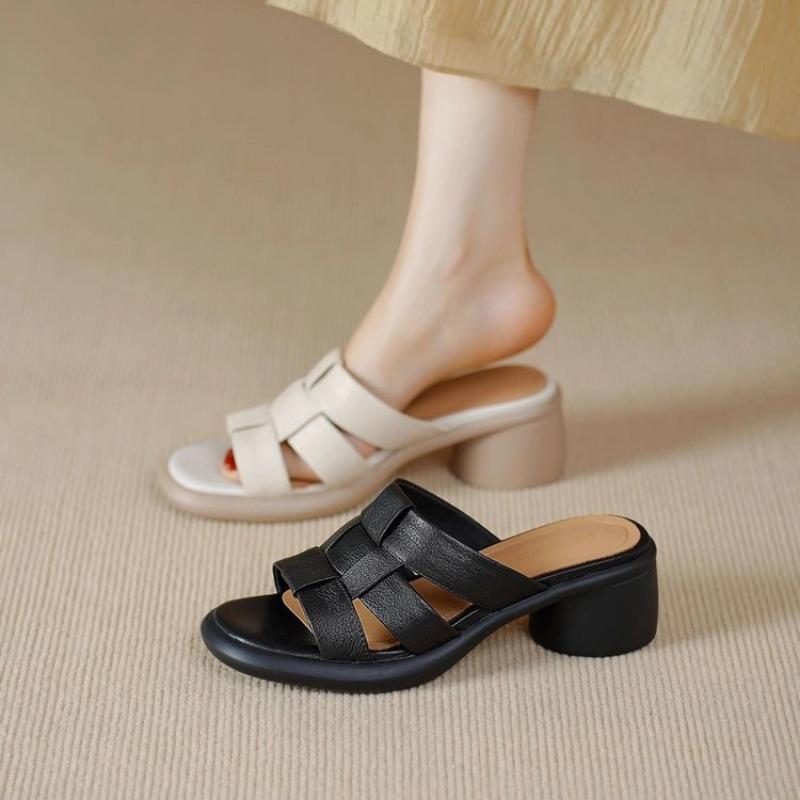 Neue Schuhe mit dicker Sohle für Damen, Vielseitige Oberbekleidung, Pantoletten mit mittlerem Absatz, Modische Freizeitsandalen mit Höhenabsatz