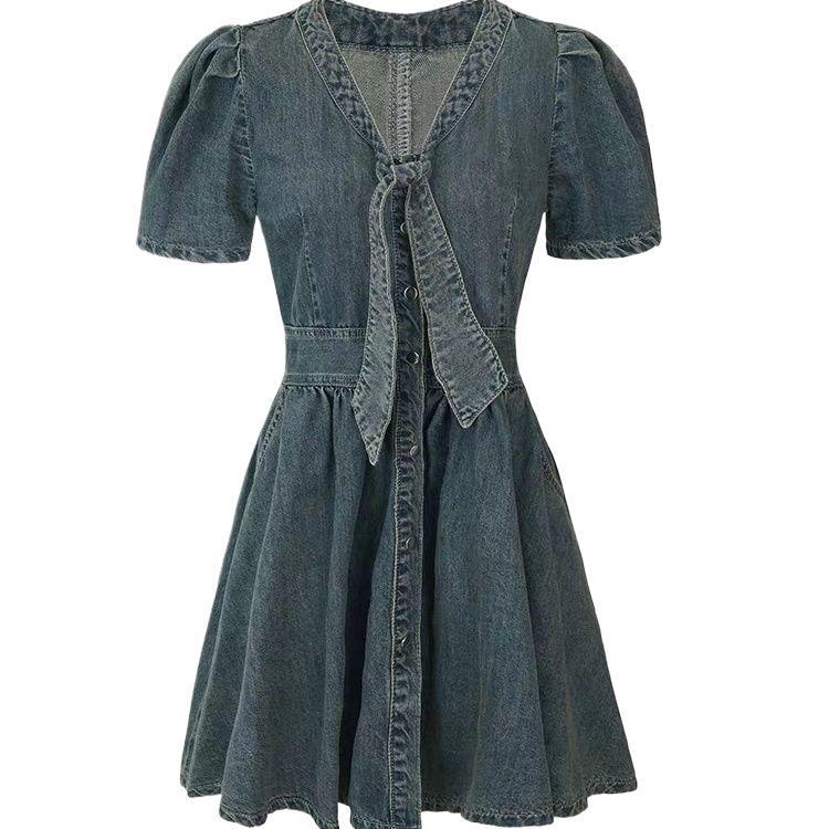 Summer 2026 Auroral French Style Denim Dress: Women's Sexy Waist-Cinched Slimming Skirt