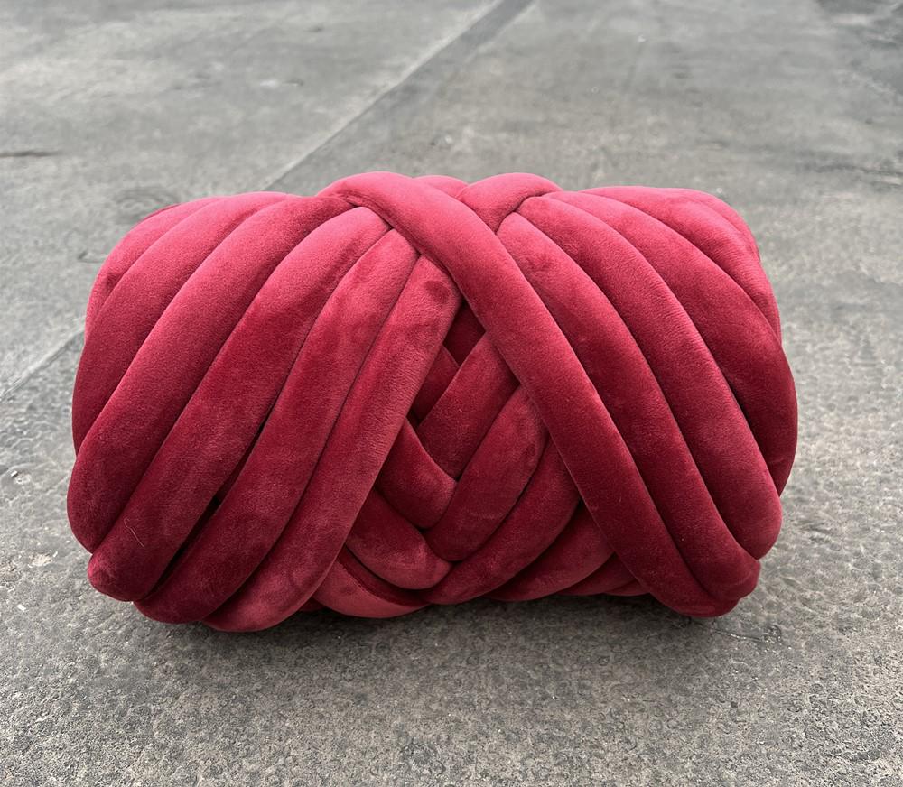 

Представляем нашу подушку-кровать для кошки из бархатной хрустальной пряжи, сделанную своими руками.: Толстый 3 см, мягкий и уютный! 100g