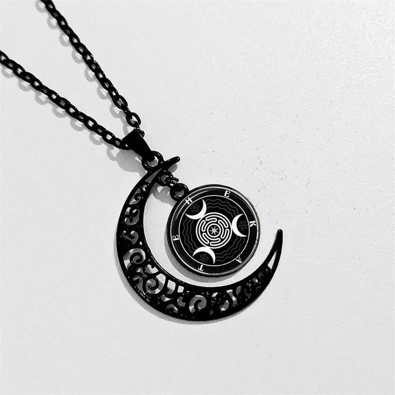 Black Moon Pendant Necklace With Alloy Material For Fashion Ol And Casual Wear