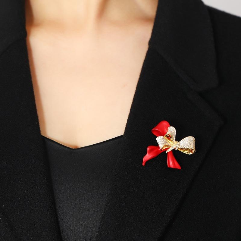 Elegant Red Bow Crystal Brooch Women's High-end Luxury Temperament Suit Versatile Corsage Exquisite Pin Accessories