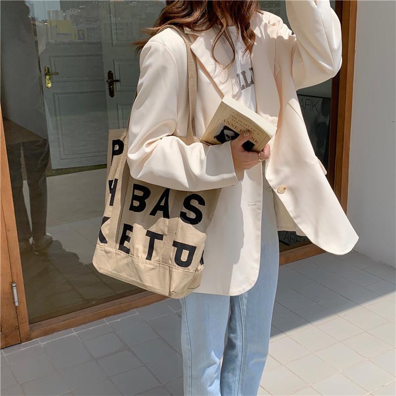 Женская холщовая сумка персикового цвета с буквенным принтом — фото 4