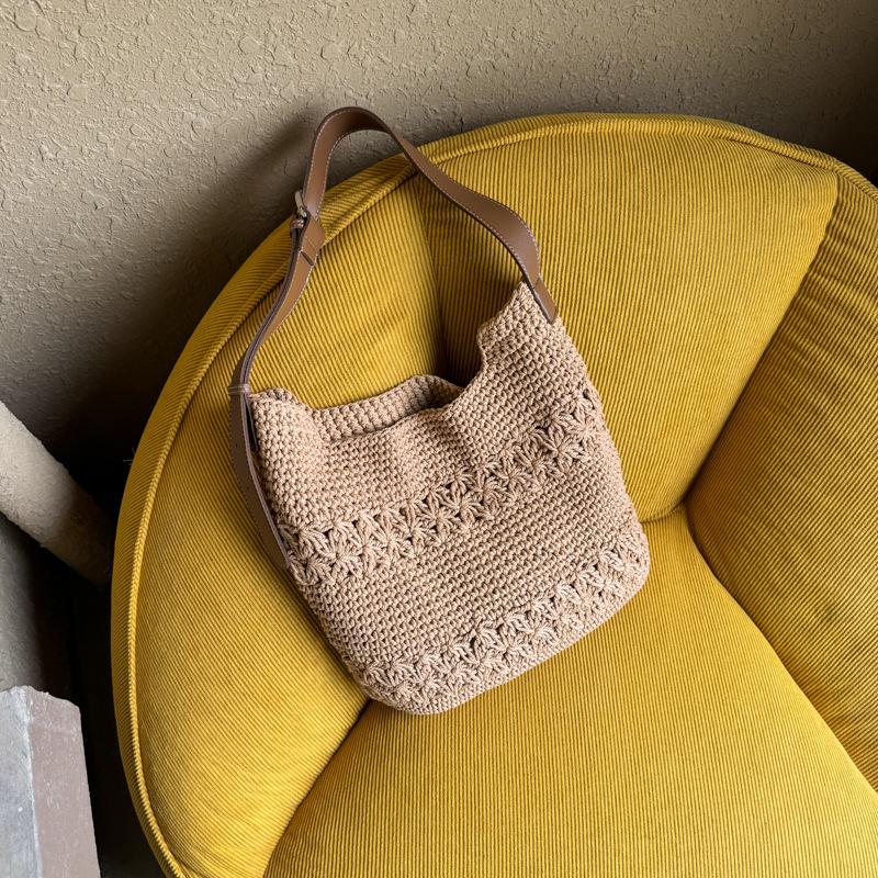 

Lazy wind large capacity straw woven bag women s seaside vacation woven shoulder bag simple high-end tote bag хаки