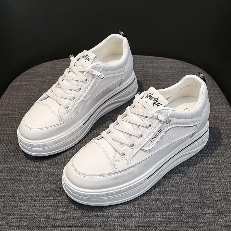 

Show small feet, thick soles increase height, one pedal, fashionable single shoes for women s 2025 spring new thick soles, versatile casual little whi 35 чёрный