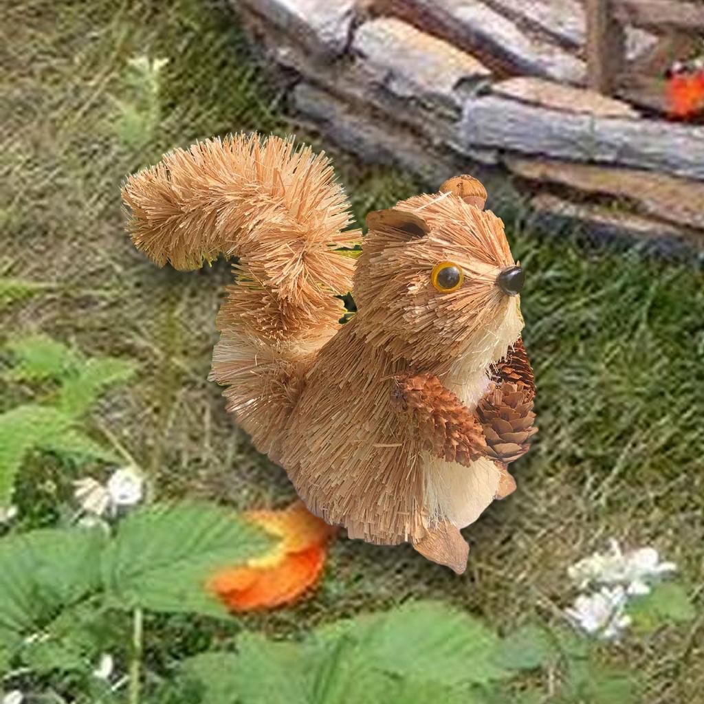 Straw Squirrel Figurine Garden Statue Patio Decoration Pond Animal Sculpture Outdoor Animal Sculpture Outside Yard Ornament
