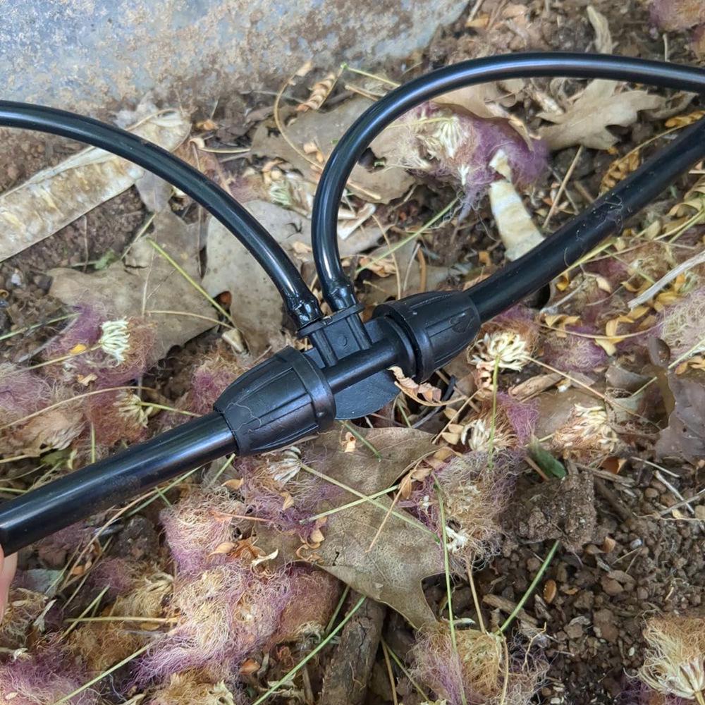 Automatisches Dreiwege-Tropfbewässerungsgerät mit Mikrosprüher für Garten-PVC-Rohre