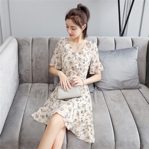 Small chiffon floral dress women's medium and long summer 2026 new temperament age-reducing and thin skirt trend