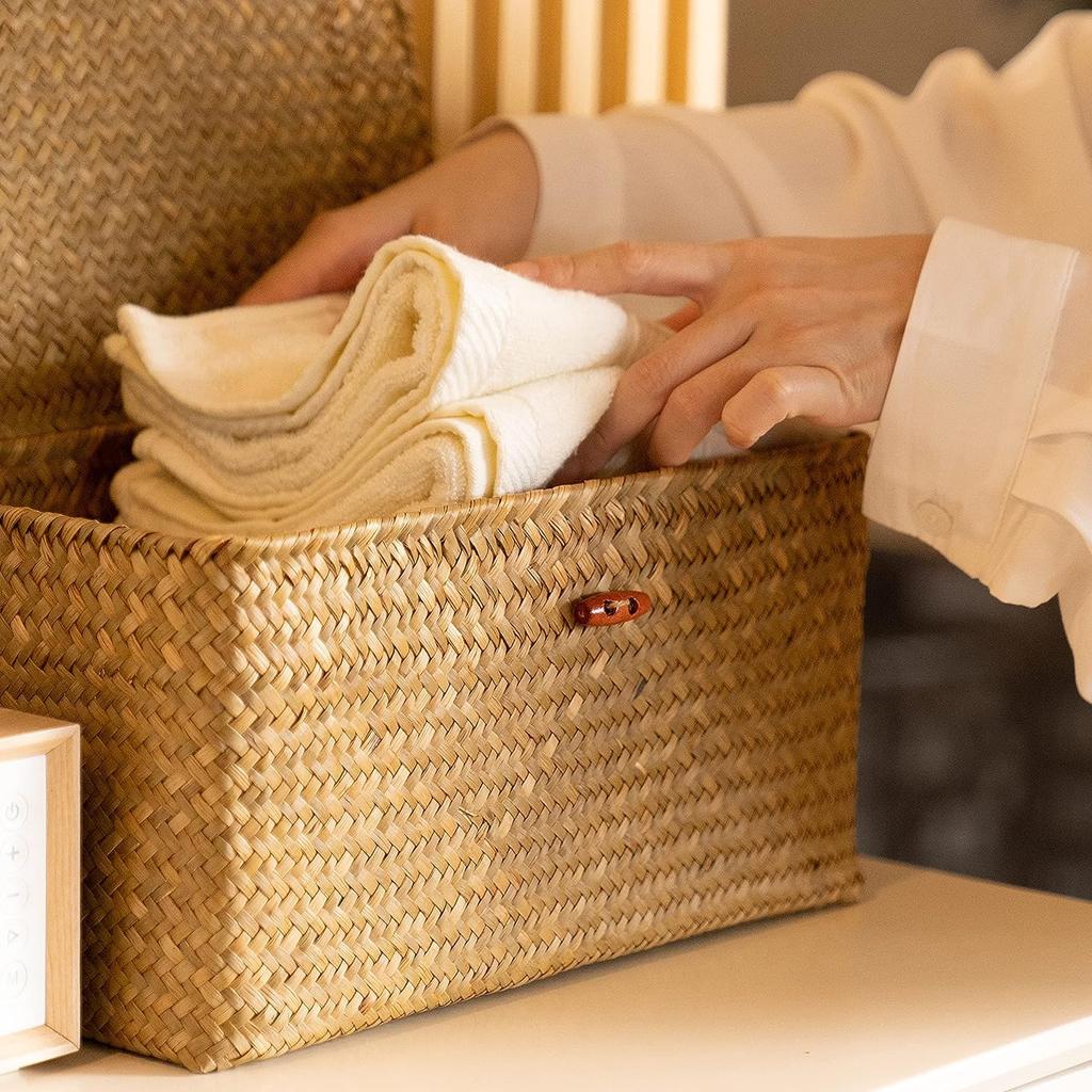 POPETPOP Suit Rattan Storage Basket with Lid, Seagrass Storage Basket, Rectangular Storage Basket, Bathroom Towel Basket, 26x16x10cm