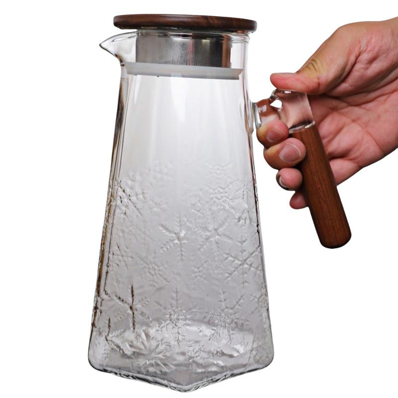 Schneeflockenmuster Walnuss Kaltwasserkessel Große Kapazität Gastgewerbe Wasserutensil Saft Hoher Wert Geschnitztes Glas Kaltwasserkessel
