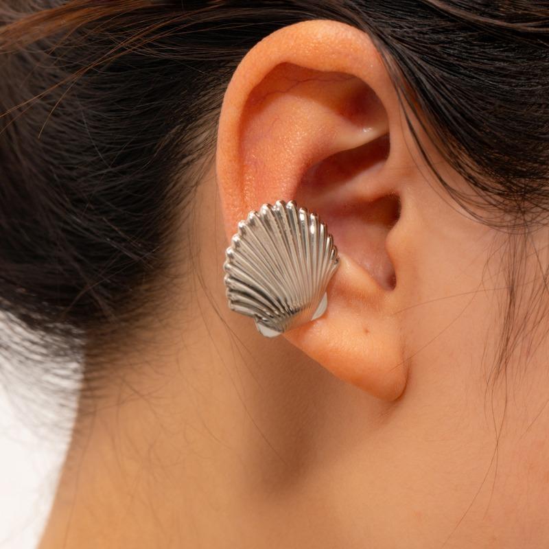 Gold earrings, new alloy jewelry, niche light luxury starfish earrings, women's earbone clips.