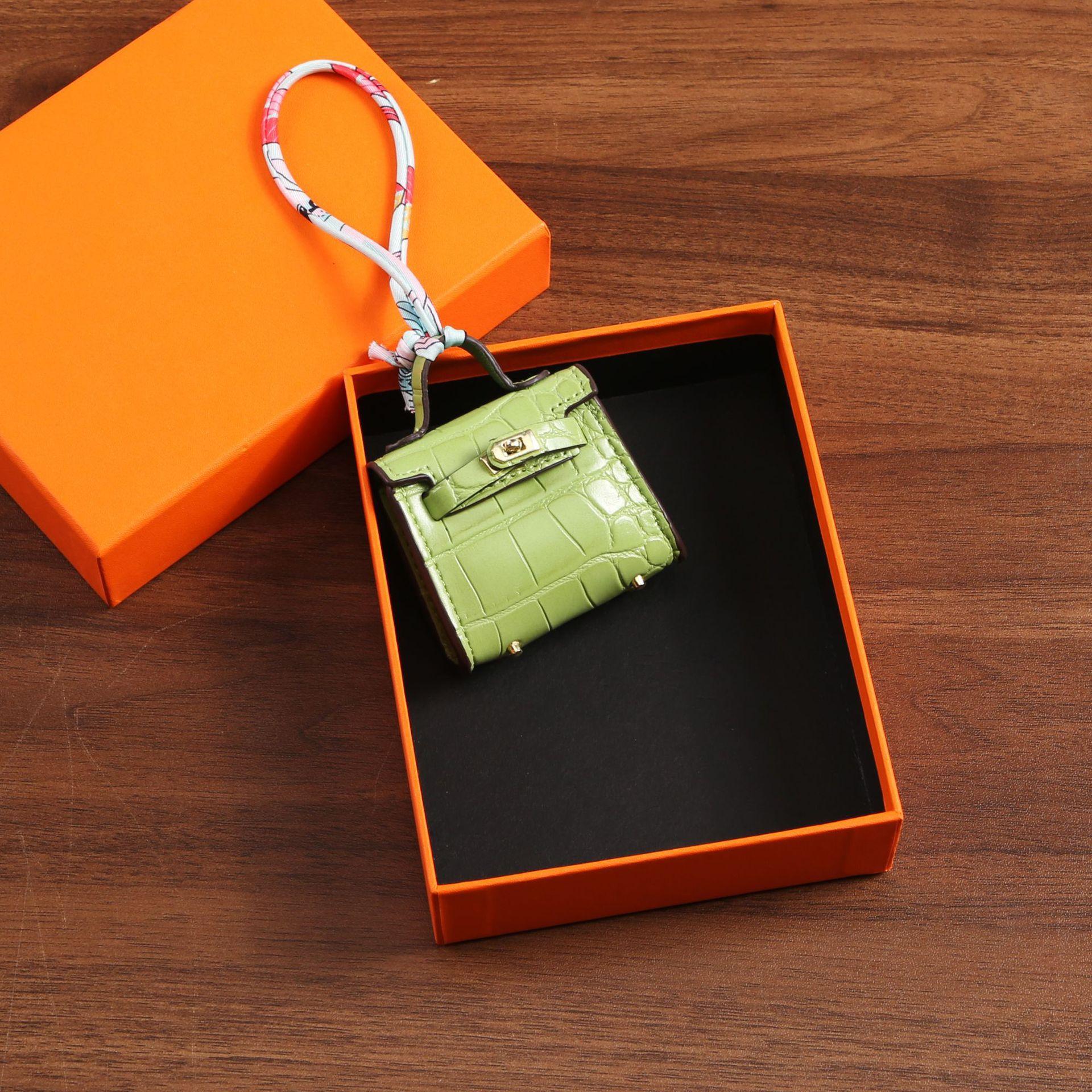 

Мини-сумка с крокодиловым узором, изысканная сумка для мелочи, красный конверт, женская сумка, подвесное украшение, высококачественный автомобильный брелок 6x8x2.5 зелёный
