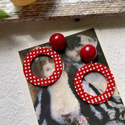 Rote gepunktete runde Ohrringe im Hongkong-Stil, Retro-High-End-Ohrringe, temperamentvolle, leicht luxuriöse Mode-Ohrringe für Damen