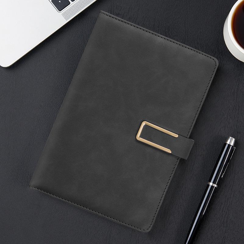 Maßgeschneidertes Business-Notizbuch aus weichem Leder mit Stifthalter