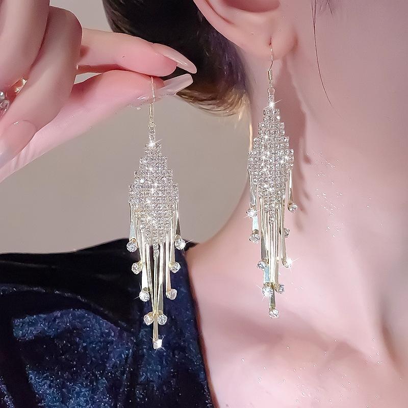 Temperament Long Full Diamond Fringed Earrings Women S Fashion Exaggerated High-End Super Flash Earrings