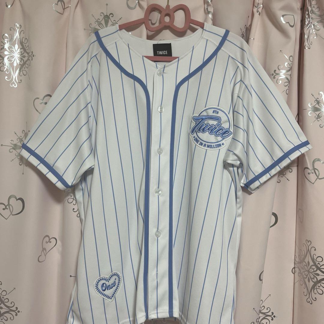 

[USED] TWICE Momo Uniform