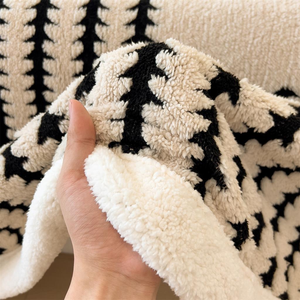 Fluffy Soft Plush Blanket for Winter Warm Thick Fleece Blanket with Geometric Striped Design Throws Blanket for Sofa Bed Bedroom