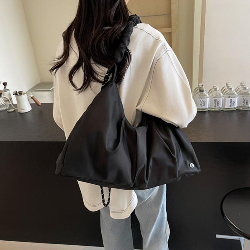 Large Capacity Nylon Shoulder Bag Women Leisure Commuting Versatile Crossbody Bags Lightweight Simple Travel Handbags