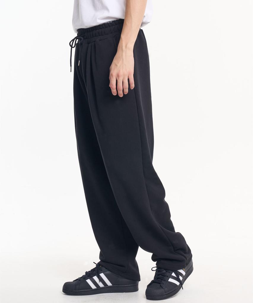 MOO Single-Pleat Balloon Wide Sweatpants - Black
